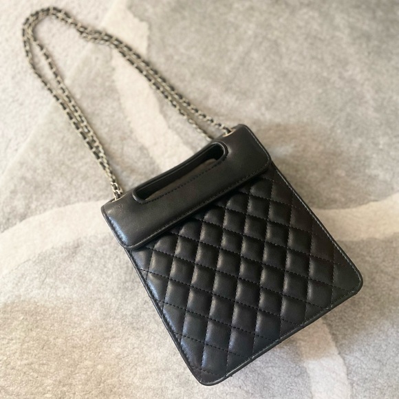 Quilted Black Leather Bag with Gold Chain Strap - Picture 2 of 15